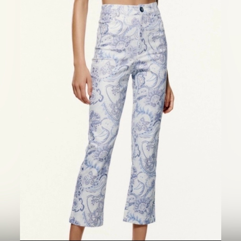 Zara high rise straight leg Blue and White Paisley Pants size M